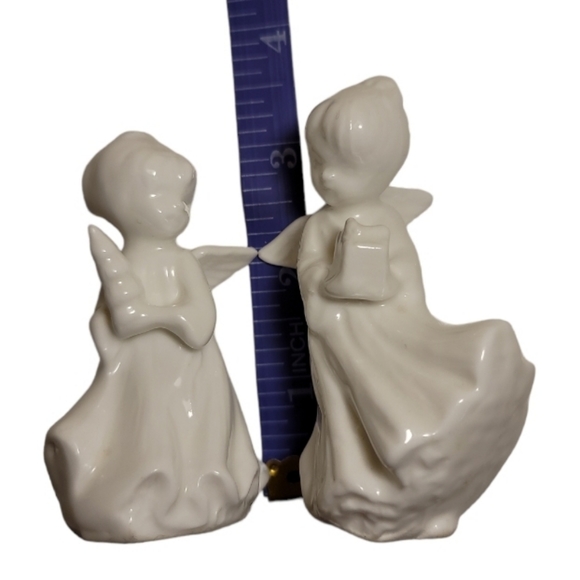 Set of 2 all white gifting angels - Picture 5 of 5